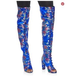 Brand new blue patterned boots